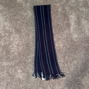 NWT navy Gap scarf